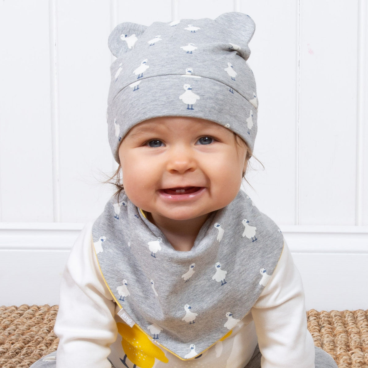 Polka duck hat: Size 6-12M